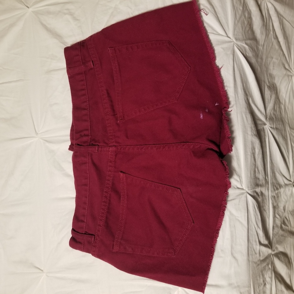 Shorts red